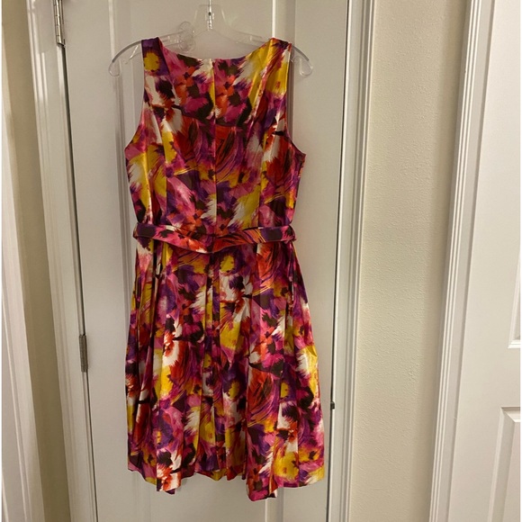 Evan Picone Floral Pleated Fit Flare Dress - Picture 4 of 5